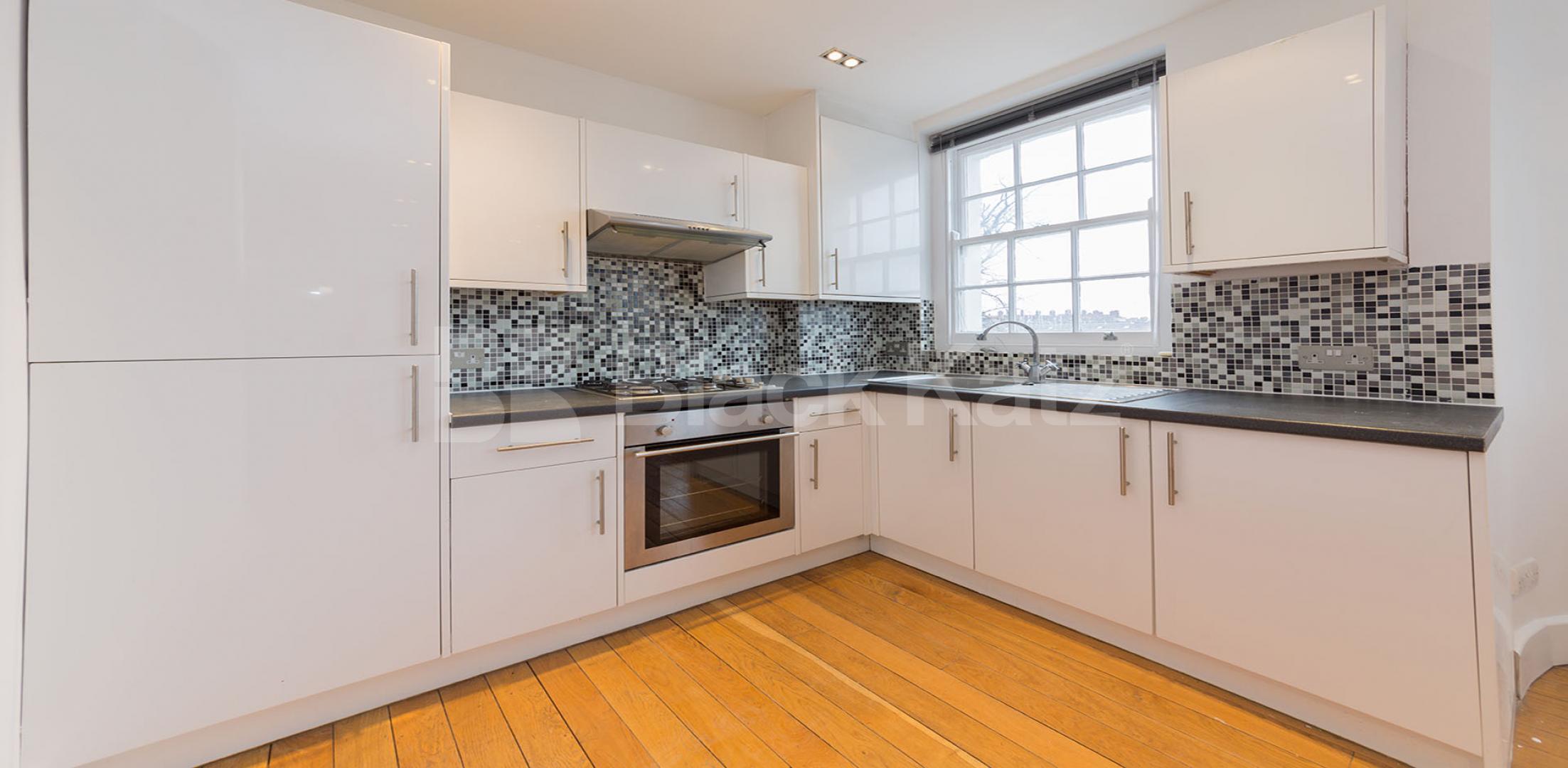 			2 Bedroom, 1 bath, 1 reception Flat			 Chapel Market, N1, ANGEL-ISLINGTON